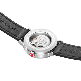 Original Automatik, Schwarzes Veganes Traubenleder, 41 mm	, Detailaufnahme mit Fokus auf das Gehäuse und die Krone
