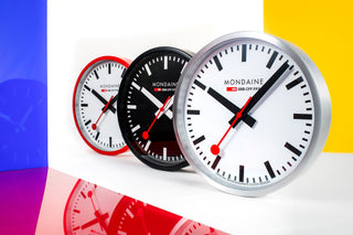 Red Wall clock, 25 cm