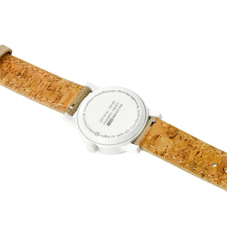 essence white, 32mm, nachhaltige Uhr für Damen, MS1.32110.LS, Ansicht des Gehäusebodens mit Mondaine Gravur