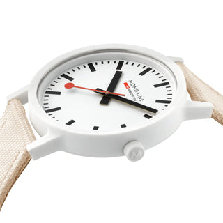 essence white, 32mm, nachhaltige Uhr für Damen, MS1.32111.LT, Detailansicht des Zifferblattes