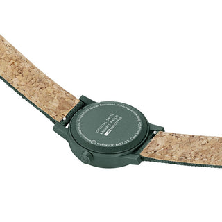 essence, 32mm, Park-Grüne nachhaltige Uhr, MS1.32160.LF, Ansicht des Gehäusebodens mit Mondaine Gravur