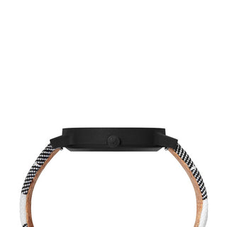 essence, 41mm, vegane, nachhaltige Uhr, MS1.41120.LB, Seitenansicht vom Gehäuse und Krone mit Armband aus Textil