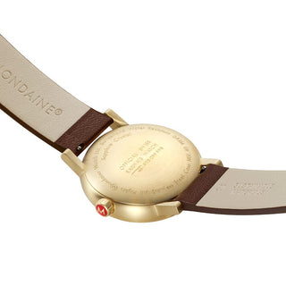 evo2, 40mm, Goldenes Veganes Traubenleder Uhr, MSE.40112.LGV, Ansicht des Gehäusebodens mit Mondaine Gravur